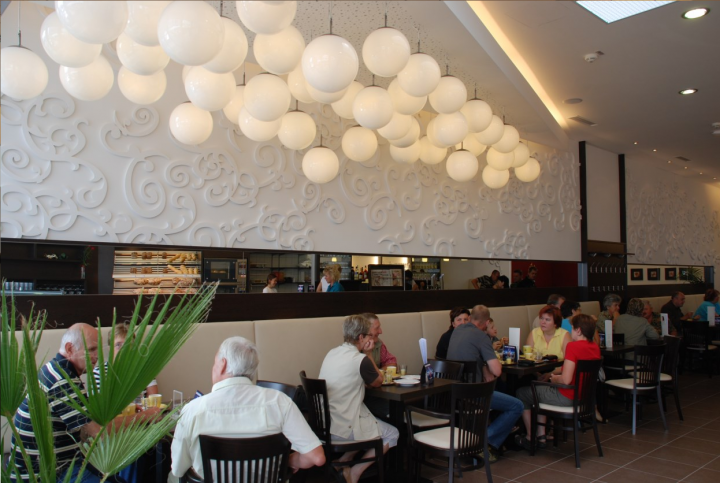 elegantes, sehr geschmackvolles Kaffeehaus